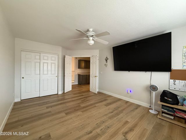 9175 N Sugar Foot Drive, Tucson, AZ 85743