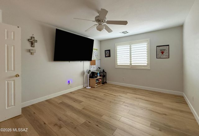 9175 N Sugar Foot Drive, Tucson, AZ 85743