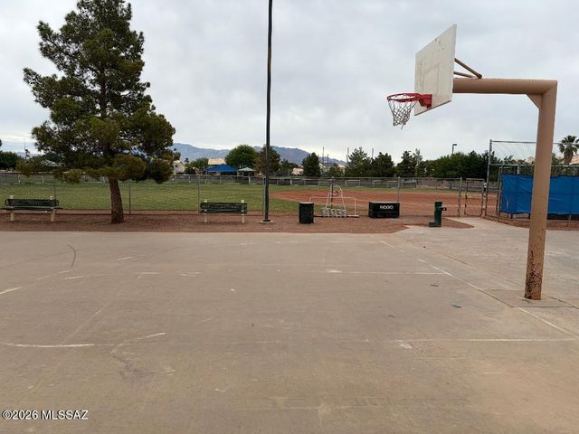 9175 N Sugar Foot Drive, Tucson, AZ 85743