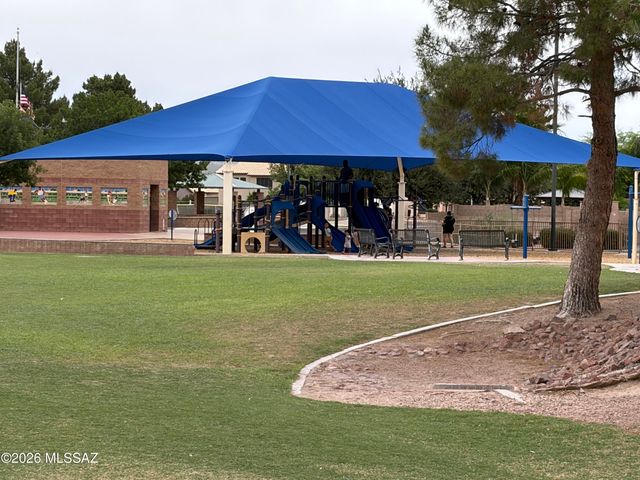 9175 N Sugar Foot Drive, Tucson, AZ 85743