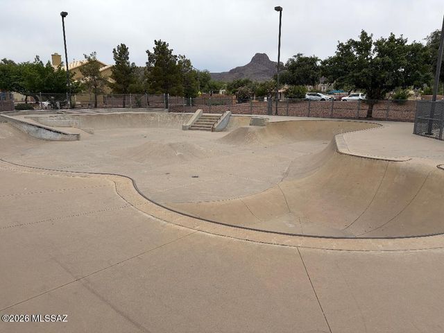 9175 N Sugar Foot Drive, Tucson, AZ 85743