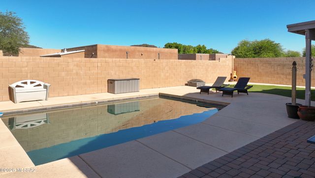 9175 N Sugar Foot Drive, Tucson, AZ 85743