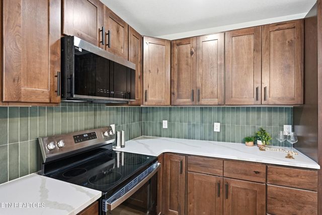 315 Poplar St, Lenoir City, TN 37771
