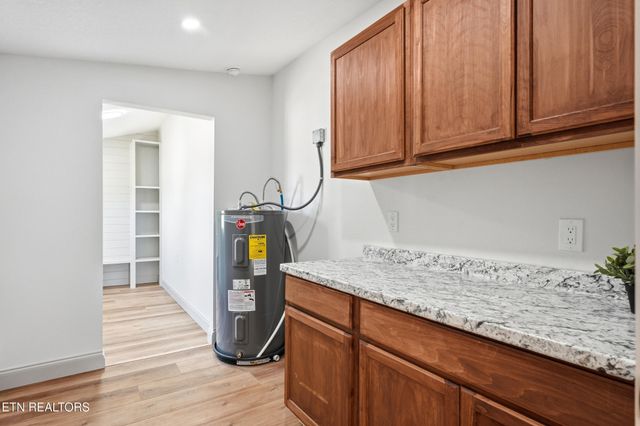 315 Poplar St, Lenoir City, TN 37771