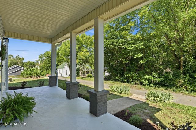 315 Poplar St, Lenoir City, TN 37771