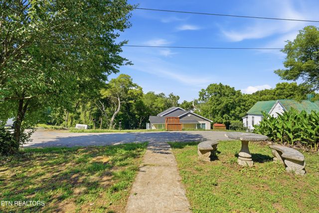 315 Poplar St, Lenoir City, TN 37771
