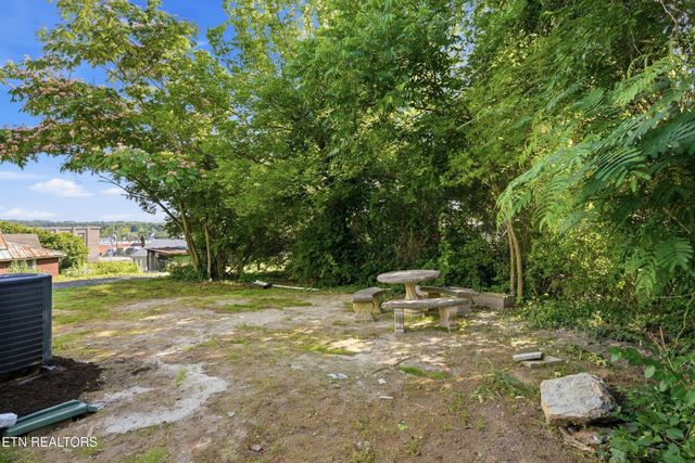 315 Poplar St, Lenoir City, TN 37771