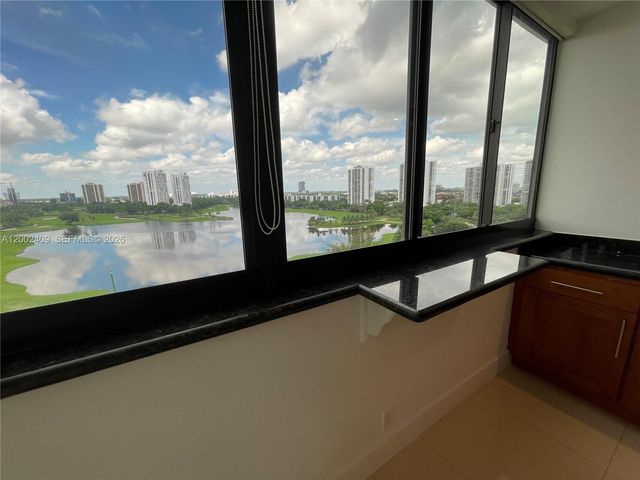 20185 E Country Club Drive 1105, Aventura, FL 33180
