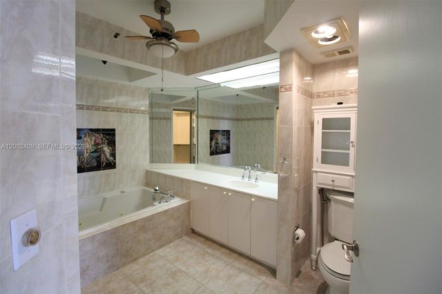 20185 E Country Club Drive 1105, Aventura, FL 33180