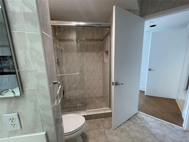 20185 E Country Club Drive 1105, Aventura, FL 33180