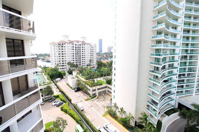 20185 E Country Club Drive 1105, Aventura, FL 33180