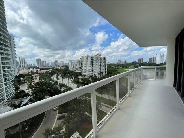 20185 E Country Club Drive 1105, Aventura, FL 33180