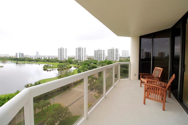 20185 E Country Club Drive 1105, Aventura, FL 33180