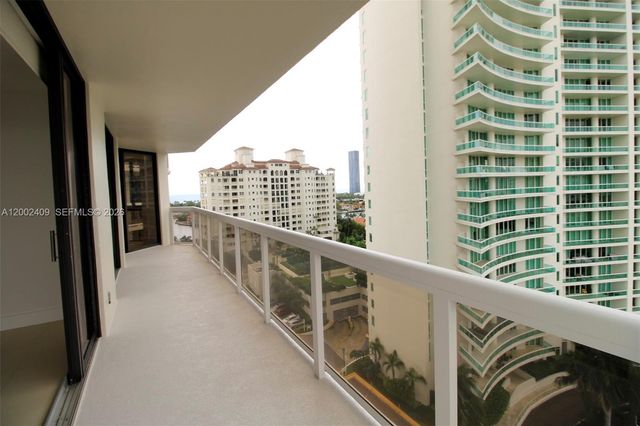 20185 E Country Club Drive 1105, Aventura, FL 33180
