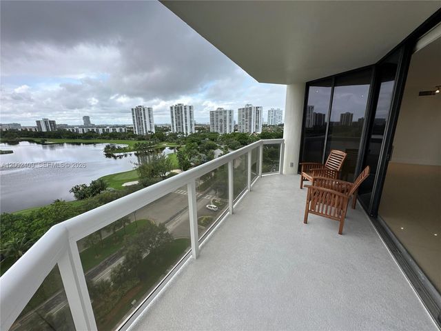 20185 E Country Club Drive 1105, Aventura, FL 33180