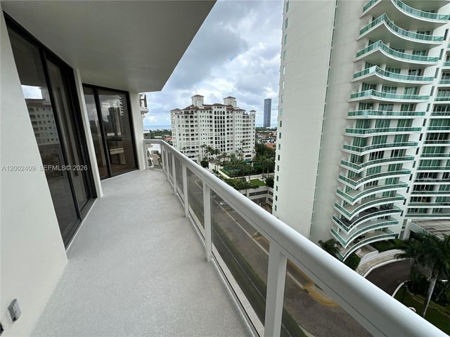 20185 E Country Club Drive 1105, Aventura, FL 33180