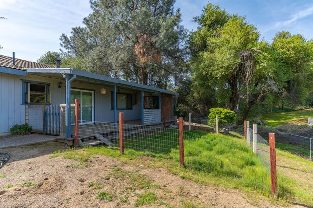 8999 Poverty Gulch Ct, Mokelumne Hill, CA 95245