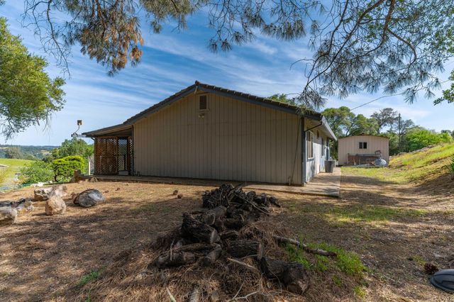 8999 Poverty Gulch Ct, Mokelumne Hill, CA 95245