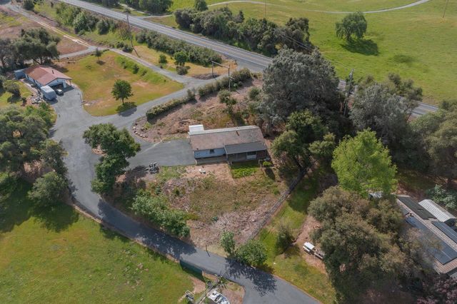 8999 Poverty Gulch Ct, Mokelumne Hill, CA 95245