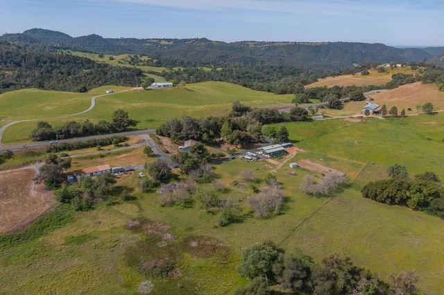 8999 Poverty Gulch Ct, Mokelumne Hill, CA 95245