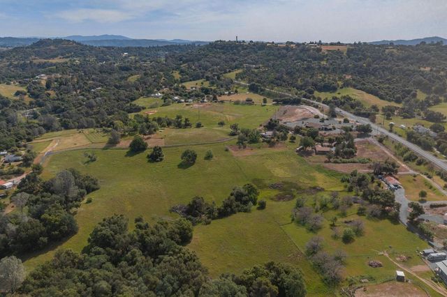 8999 Poverty Gulch Ct, Mokelumne Hill, CA 95245