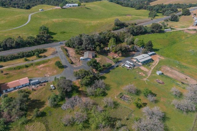 8999 Poverty Gulch Ct, Mokelumne Hill, CA 95245