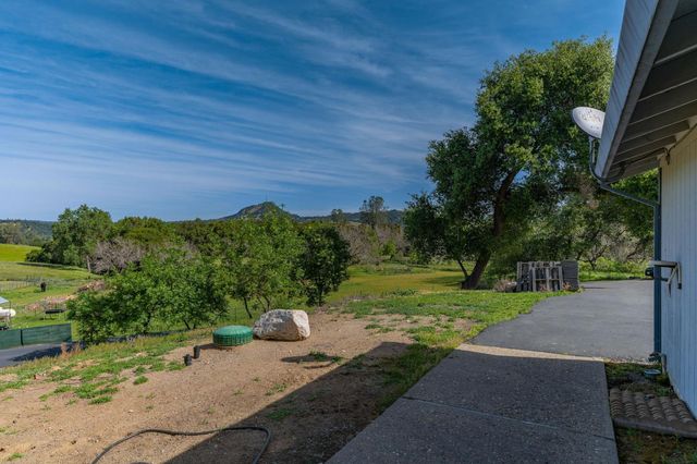 8999 Poverty Gulch Ct, Mokelumne Hill, CA 95245
