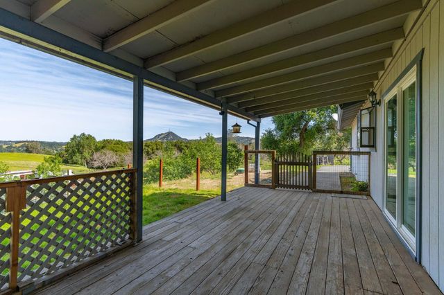 8999 Poverty Gulch Ct, Mokelumne Hill, CA 95245