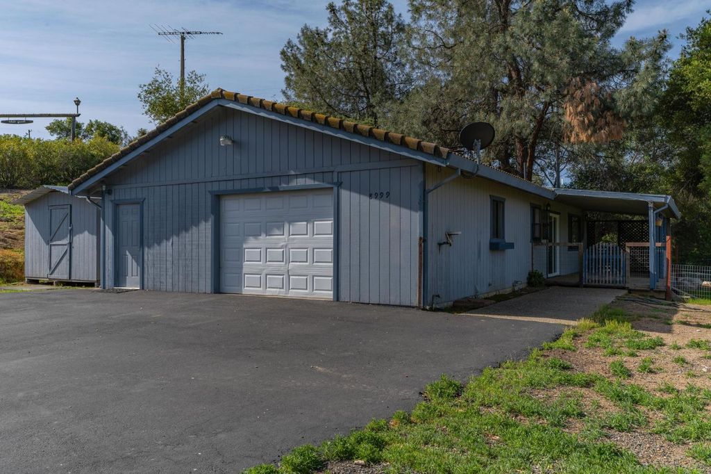 8999 Poverty Gulch Ct, Mokelumne Hill, CA 95245