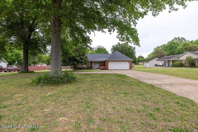 5446 Ridgetop Drive, Horn Lake, MS 38637