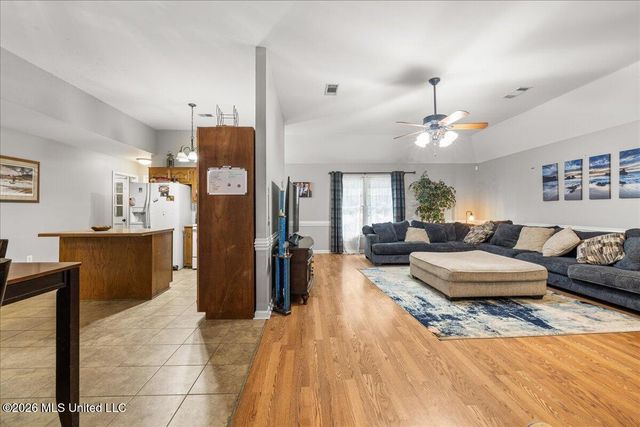 5446 Ridgetop Drive, Horn Lake, MS 38637