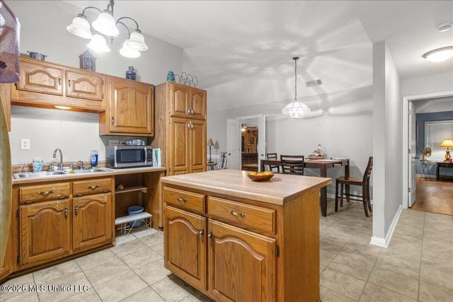 5446 Ridgetop Drive, Horn Lake, MS 38637