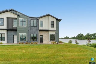 108 N Bryggen Pl, Sioux Falls, SD 57107