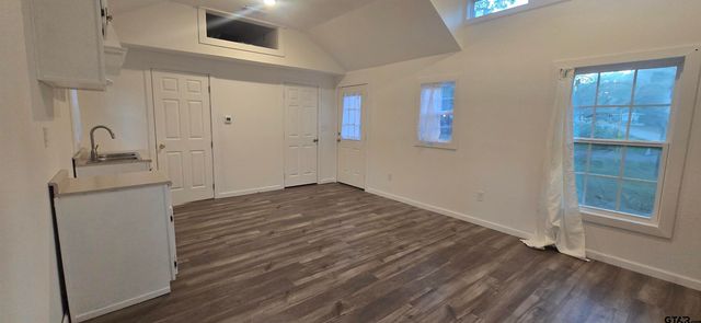 4801 Woodcastle Drive, Chandler, TX 75758