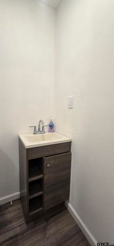 4801 Woodcastle Drive, Chandler, TX 75758