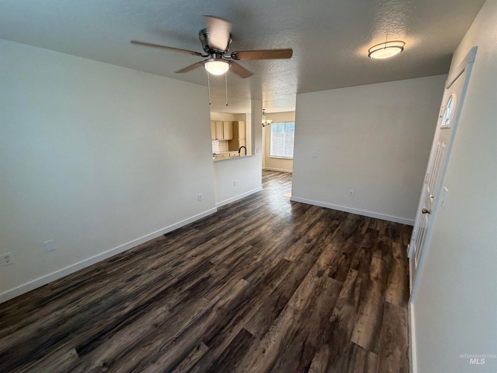 1421 W Orchard Ave, Nampa, ID 83651 photo 3