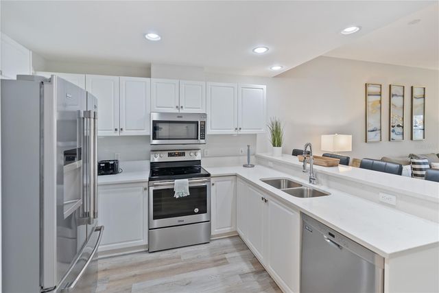 3702 54TH DRIVE W 102, Bradenton, FL 34210