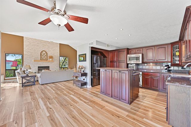114 24th Street, Dickinson, TX 77539