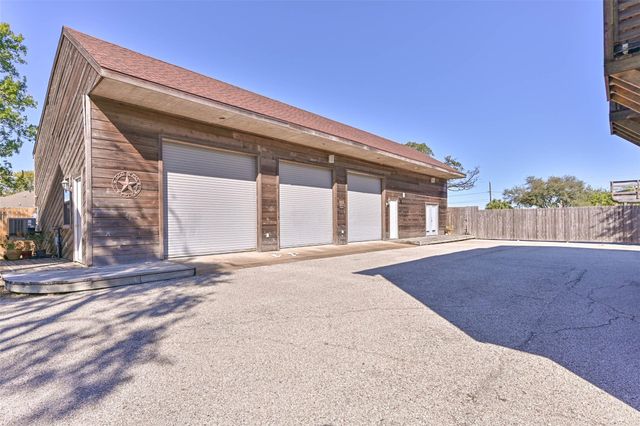 114 24th Street, Dickinson, TX 77539