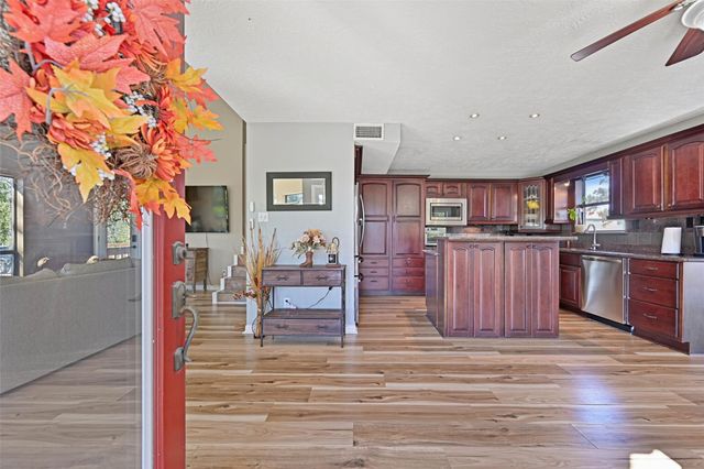 114 24th Street, Dickinson, TX 77539