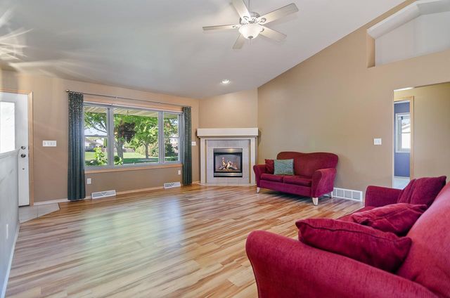 1520 INSPIRATION AVENUE, New Franken, WI 54229
