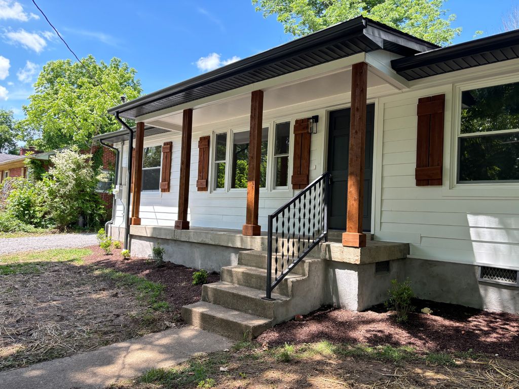 1348 Monroe St, Lewisburg, TN 37091