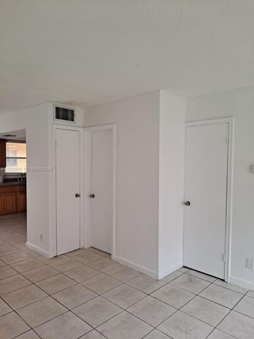 2560 NW 52nd Ave C18, Lauderhill, FL 33313