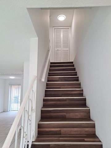 2560 NW 52nd Ave C18, Lauderhill, FL 33313