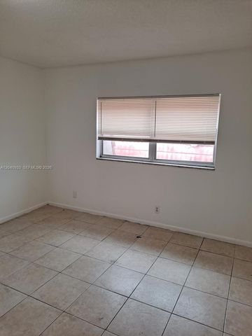 2560 NW 52nd Ave C18, Lauderhill, FL 33313