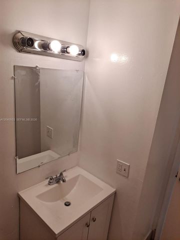 2560 NW 52nd Ave C18, Lauderhill, FL 33313