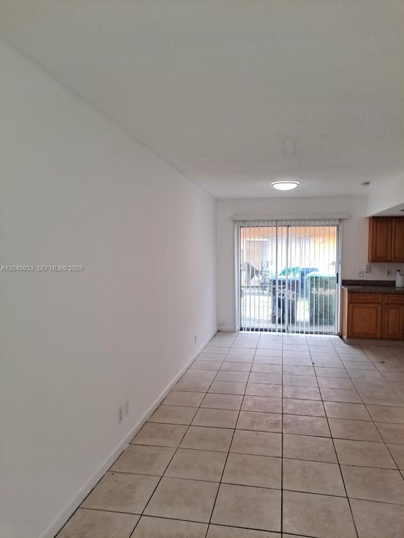 2560 NW 52nd Ave C18, Lauderhill, FL 33313