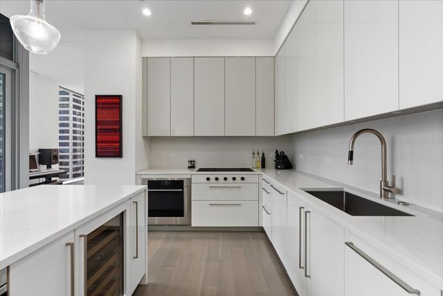 403 N Wabash Avenue 10C, Chicago, IL 60611