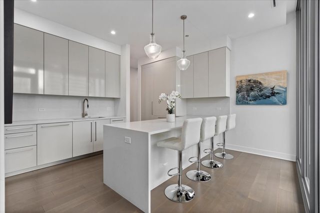 403 N Wabash Avenue 10C, Chicago, IL 60611