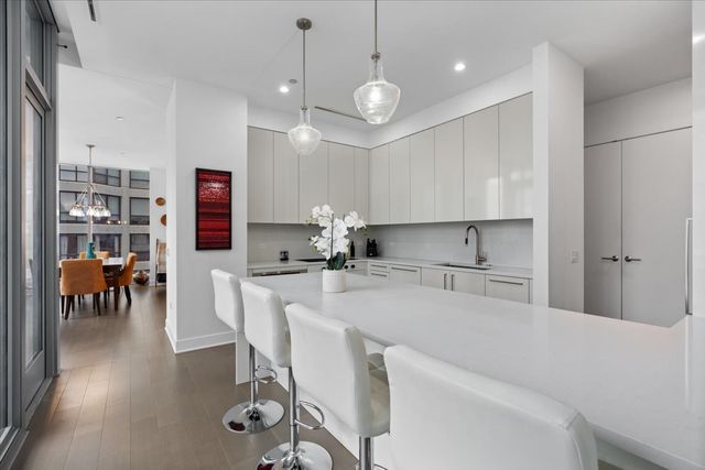 403 N Wabash Avenue 10C, Chicago, IL 60611